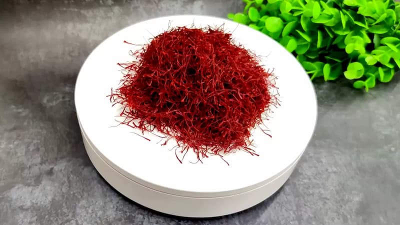 زعفران اعلا ایرانی خوش رنگ برای تولید شیرینی و شکلات